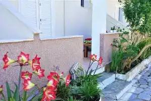 Eleni Apartments Sant George Beach, Агиос Георгиос