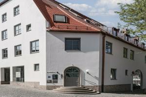 Limehome Dachau Konrad-Adenauer-Str, Дахау