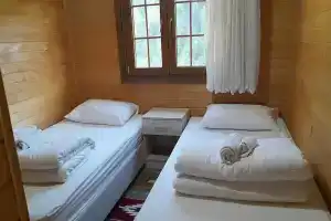 Fora Pansiyon, Айдер