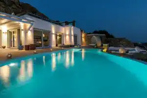 Villa Daloli, Орнос