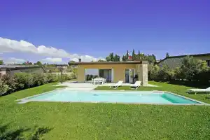 Villa Ester by Wonderful Italy, Монига