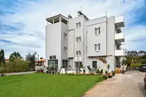 Ikaros Suites, Ираклион