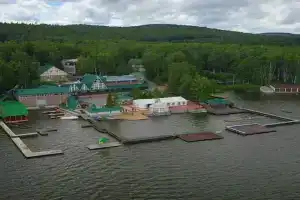 Загородный клуб «Солнечный Берег», Среднеуральск