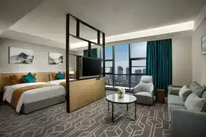 Ramada by Wyndham Luoyang Downtown, Лоян