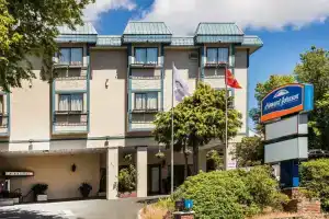 Howard Johnson Hotel by Wyndham Victoria, Виктория