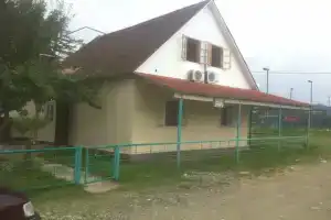 House Zaza, Чакви