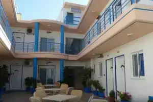 Acapulco Apartments, Афанту