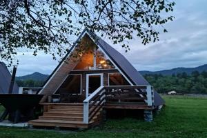 Апартаменты Алама, Анос