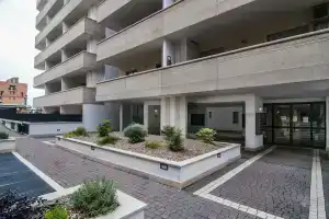Fonte Laurentina Apartments, Рим