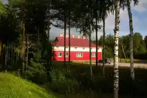 Гостиница «Половина»