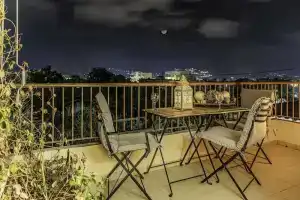 Amalia's Serendipity - City Lights & Mountain Vistas, Каламата