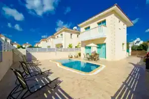 Amadora Luxury Villas, Протарас