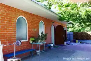 Гостиница «Бриз», Кучугуры