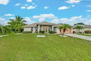124 Se 28th Ter, Кейп-Корал