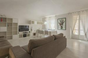 Porta Nuova Apt X6 with Balcony, Турин