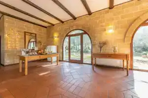 Relais Santa Maria del Morige, Галатоне