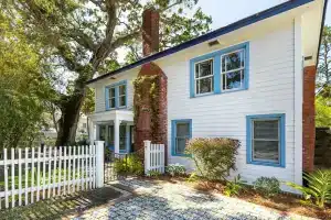 Guiding Light Cottage, Тиби-Айленд