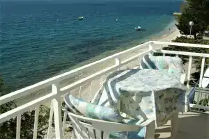 Danka - Afordable and at the Beach - Sa1, Градач