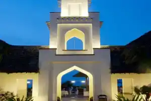 Sea Cliff Resort & x26; SPA, Бубубу