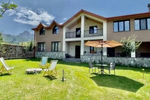 Stonewood Guest House In Kazbegi, Арша