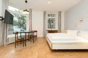 Apartments Berlin Aroser Allee, Берлин