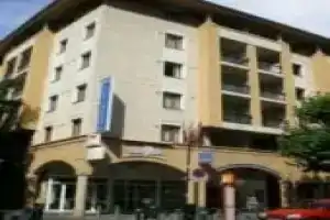 Hotel Kyriad Chambery Centre Curial, Шамбери