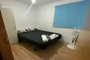 Fast Single Rooms, Мадрид