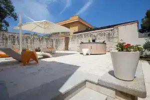 Luxury Villa Nettuno, Монделло