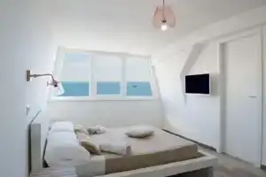 Mykonos, Остия-Антика
