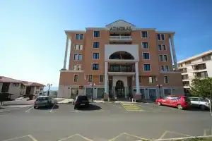 Menada Admiral Apartments, Свети Влас