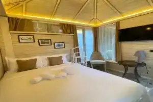 Hotel «Kausar», Бишкек