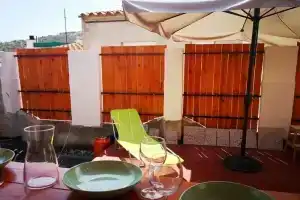 Apartamento 6100, Льянсса