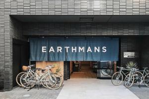 Earthmans Osaka-Jo, Осака