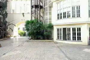 Bright and Clean Rothchild Quarter, Бат-Ям