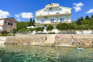 Domagoj - on the Beach - A3 Bijeli, Lukovo Šugarje