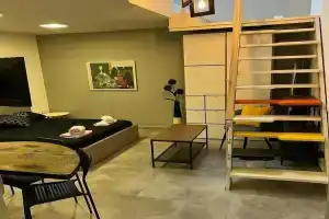 Hakerem Studio Lofts by Sea N' Rent, Бат-Ям