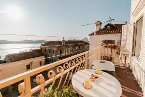 Arya apartment, Шибеник