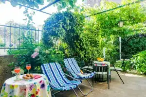 Apartment Tranquilo Garden, Дубровник