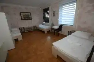 Ab Apartment 38, Штутгарт