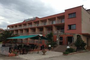 Hotel Hibiscus, Проприано