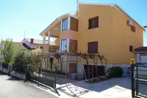 Apartments Ivica - Quiet Street, Banjole