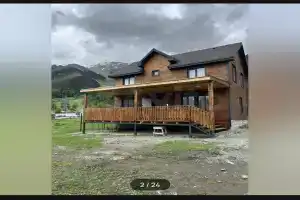 Famous House, Архыз
