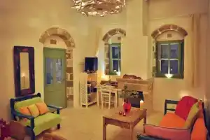 Myrtia House, Коскину