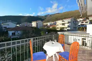 Apartments Jovana, Петровац