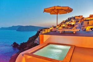 Chroma Suites, Ия