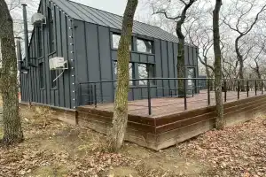 База отдыха «Заря», Пристанное