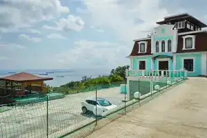 Гостевой дом «Замок на горе», Дедеркой