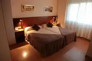 Hotel San Cibrao, Оренсе