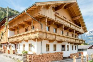 Apartment in Hainzenberg in a ski Area, Целль-на-Циллере