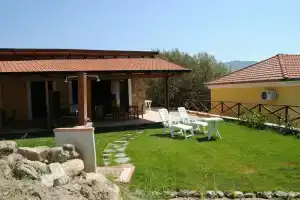 Barnìa - Agriturismo, Ашеа